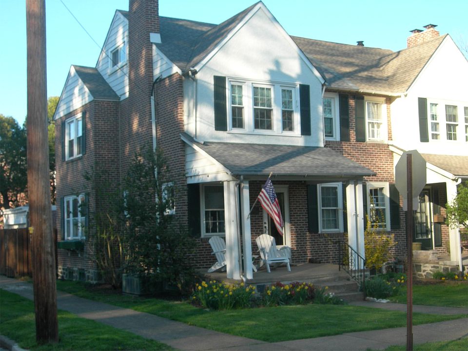 1st image of 2217 W 11th St