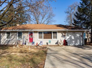544 E 2nd St, Lockport, IL 60441