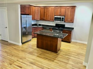 3910 N Bernard St APT 1W, Chicago, IL 60618