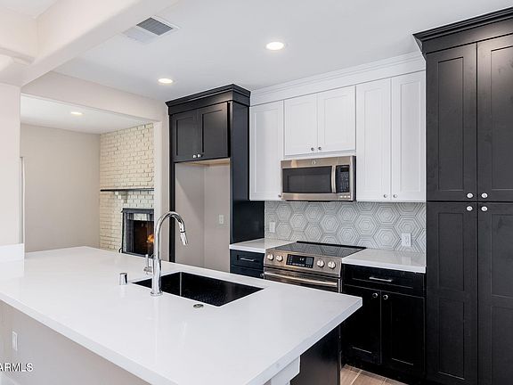 4th image of 515 W HAZELWOOD Street