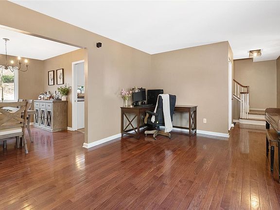 5th image of 11252 Sherwood Oak Ct