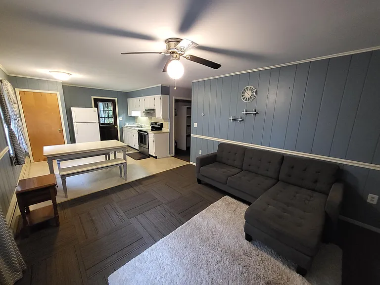 31 Greenhouse Ln #24B — Photo 3