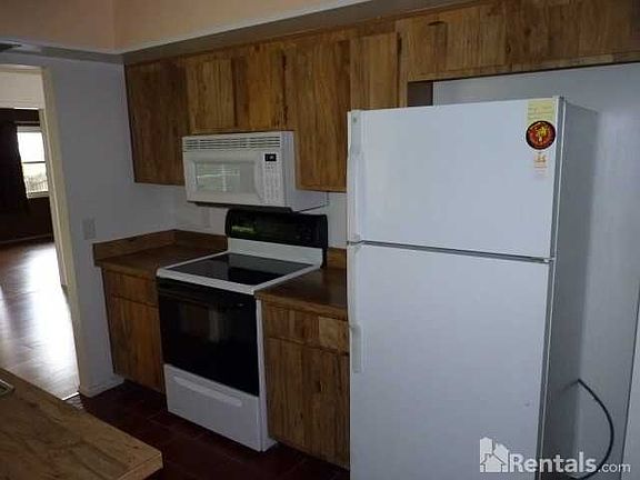3rd image of 3025 Dikewood Ct