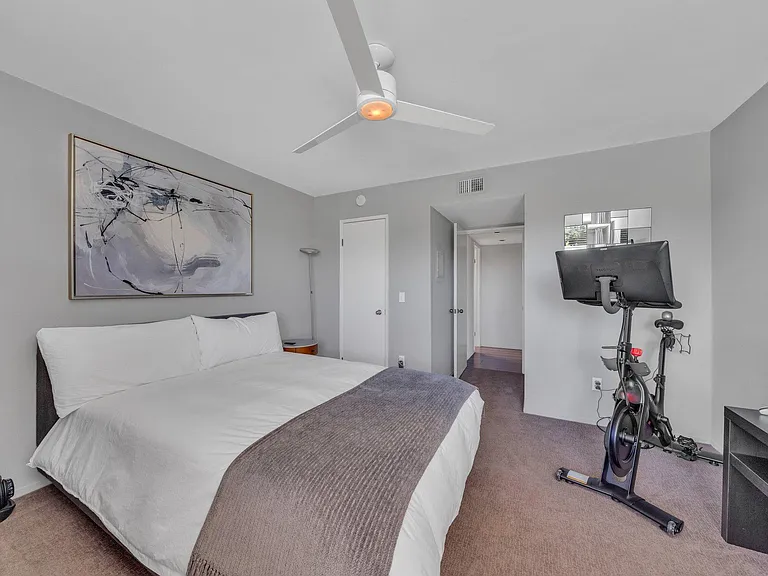 909 N Sierra Bonita Ave #10 — Photo 16
