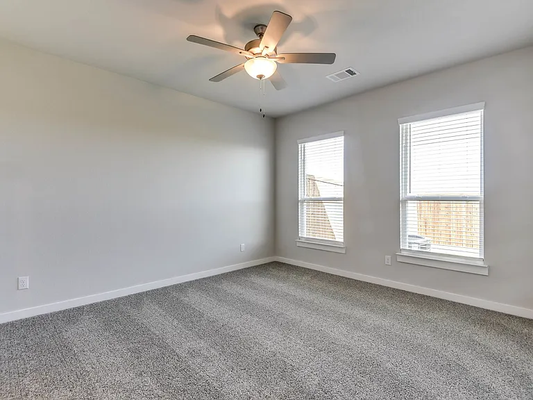 653 Blackland Dr — Photo 12
