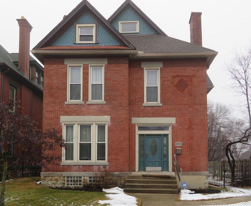 1st image of 1582 E Long St