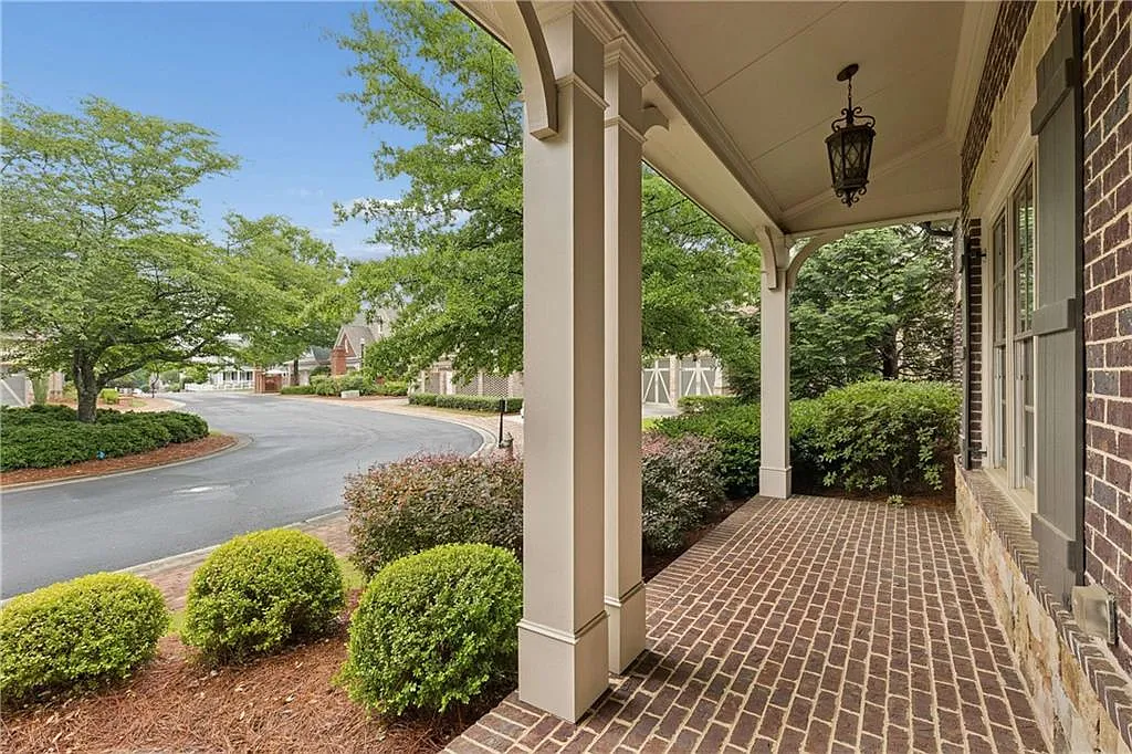 6 bed, 7.0 bath, 5400 sqft, $5,000 — Photo 3