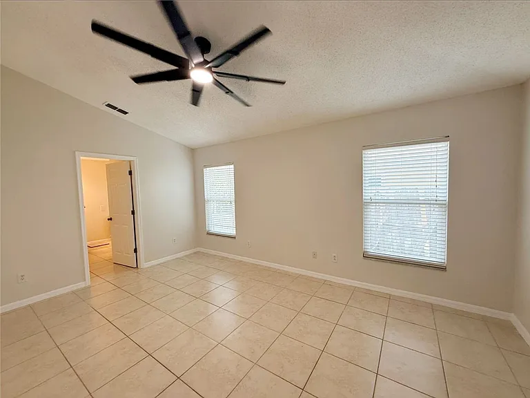 118 Springfield Pass — Photo 2