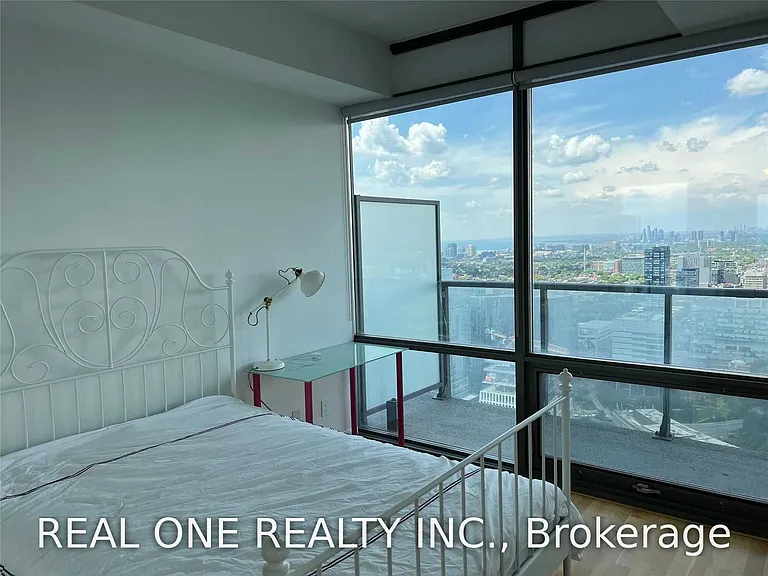 832 Bay St #3903 — Photo 18