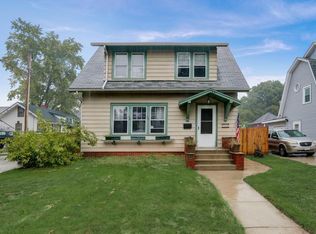 523 Bethesda Ct, Waukesha, WI 53186