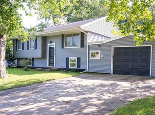 1016 Stratford Dr, Champaign, IL