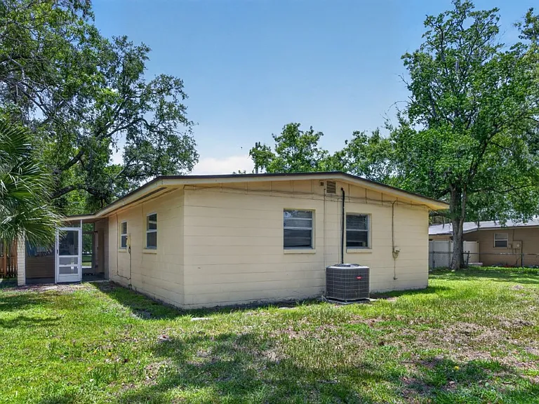 5527 Beney Rd — Photo 26