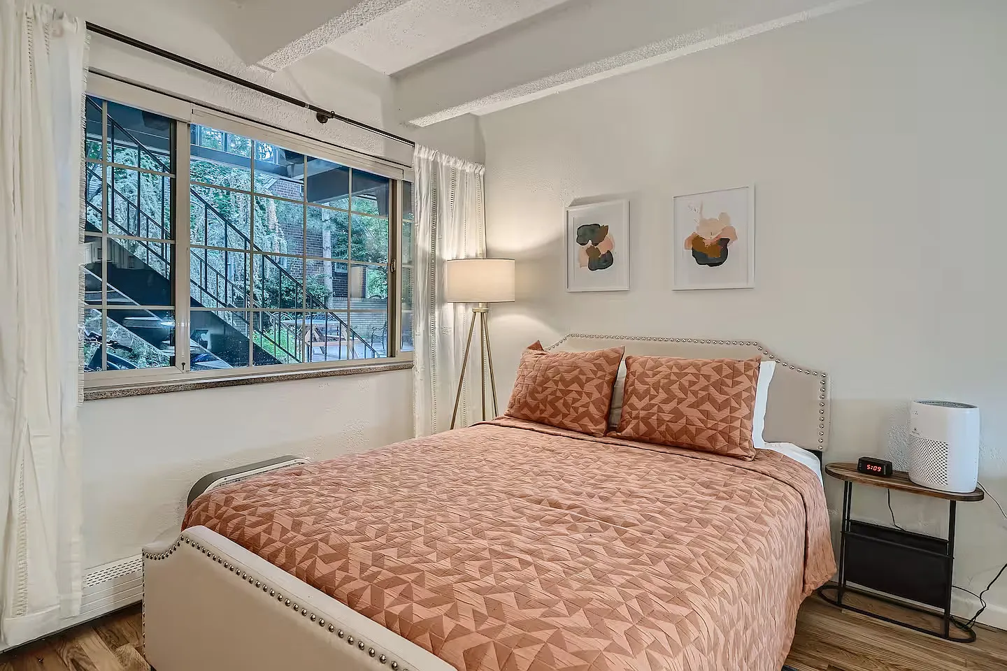 Modern Studio Near Wash Park Ideal for Long Stays & Remote Work — Photo 3