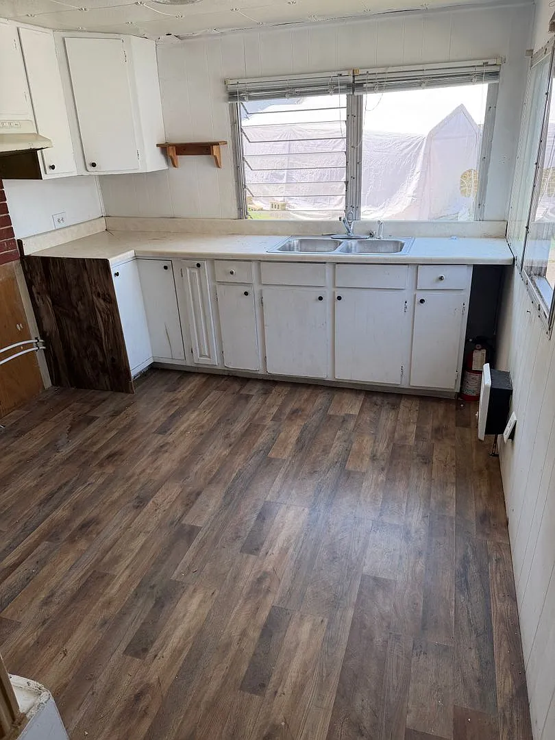 Cloverleaf Park LLC * — Photo 1