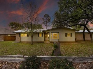 1801 N Llano St, Fredericksburg, TX 78624