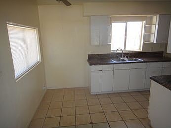 3rd image of 1800 Linden Ave
