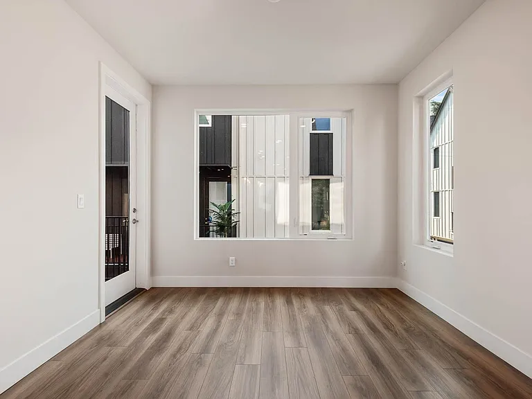 13335 Greenwood Ave N #D — Photo 13