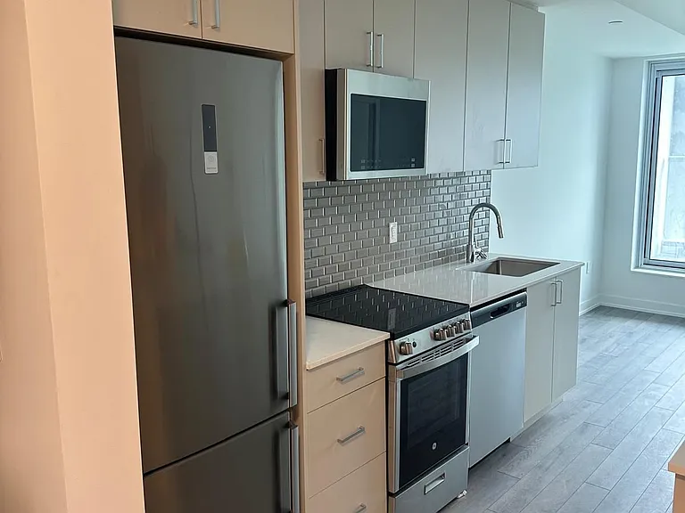1005 Dundas St E #227 — Photo 11