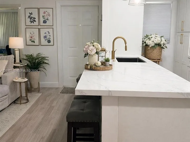200 High Point Ct E #D — Photo 14