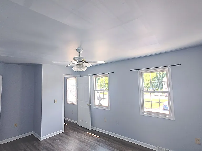 52 Michael Ct — Photo 19