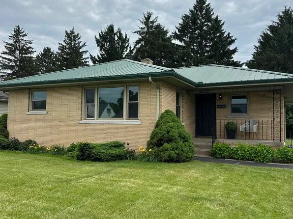 327 W 16th St, Mishawaka, IN 46544