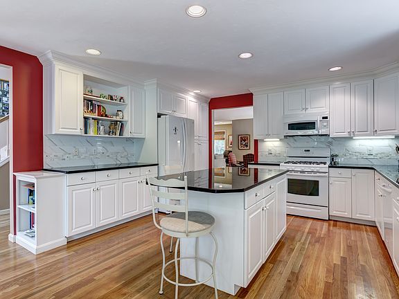 3rd image of 62 Baldwin Dr #62