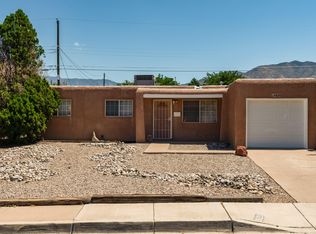 1620 Maxine St NE, Albuquerque, NM 87112