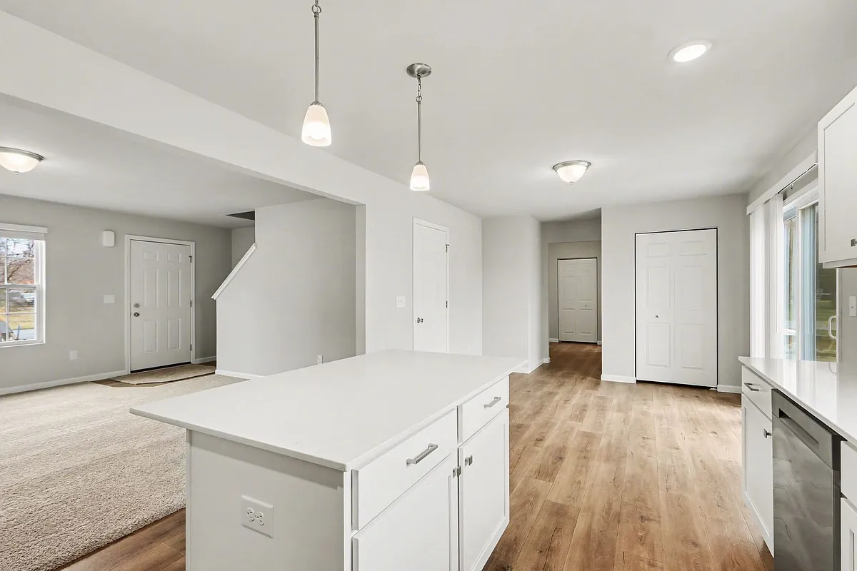 Building Photo - 1401 Ridgeview Dr