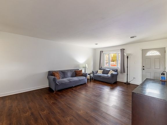 3rd image of 153 Cedarwood Ave