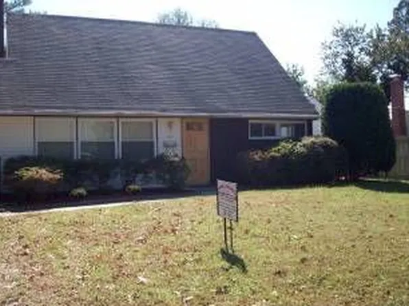 1825 Hartford Dr, Norfolk, VA 23518