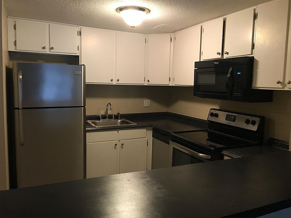 1st image of 2106 Kanawha Blvd E