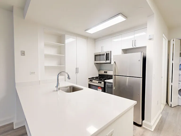 10 Hanover Square — Photo 176
