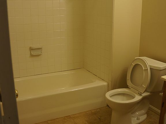 5th image of 206 Kings Crest Dr