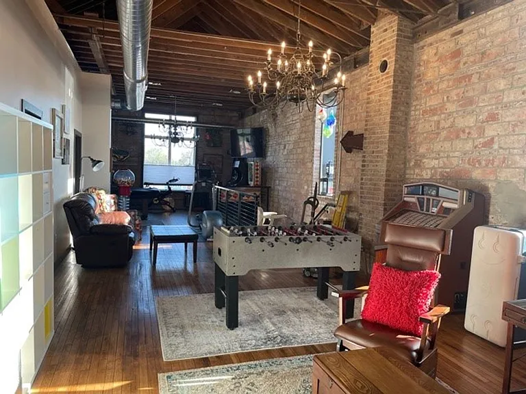 316 E Willow St — Photo 6