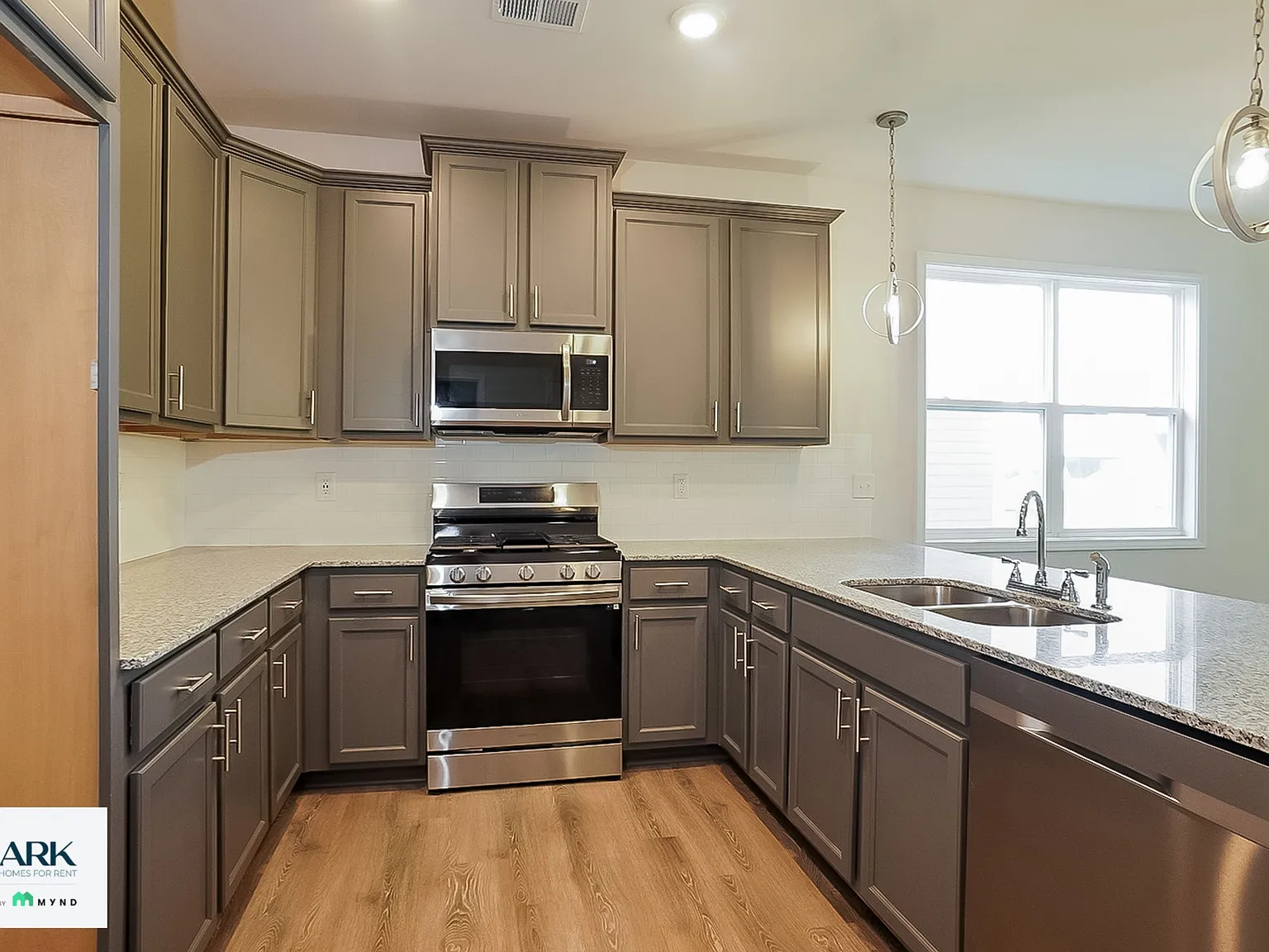 4 bed, 3.0 bath, 2025 sqft, $2,296 — Photo 4