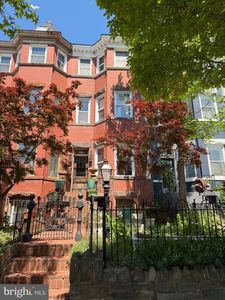 69 Bryant St NW