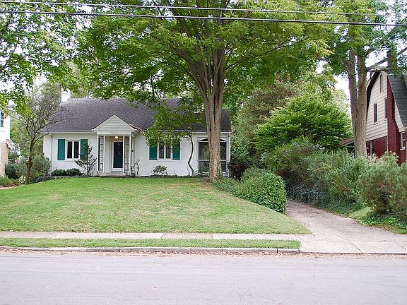 2nd image of 3024 Ramona Ave