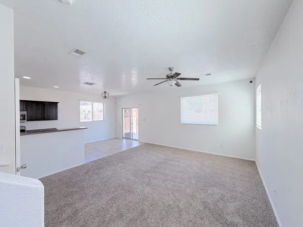 8323 Groundsel Rd NW, Albuquerque, NM 87120