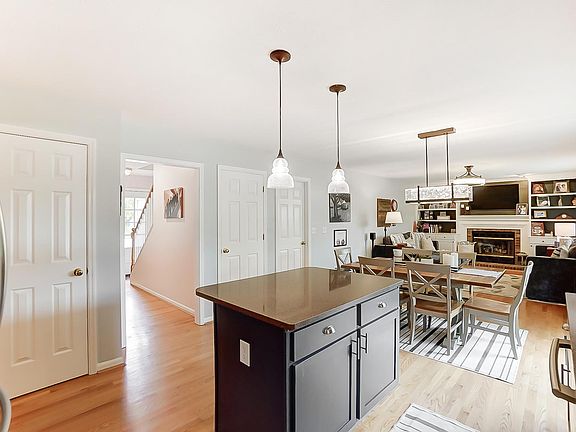 2nd image of 4608 Sarah Dr