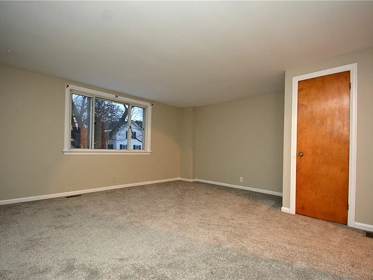 27 Boughton Ave — Photo 16