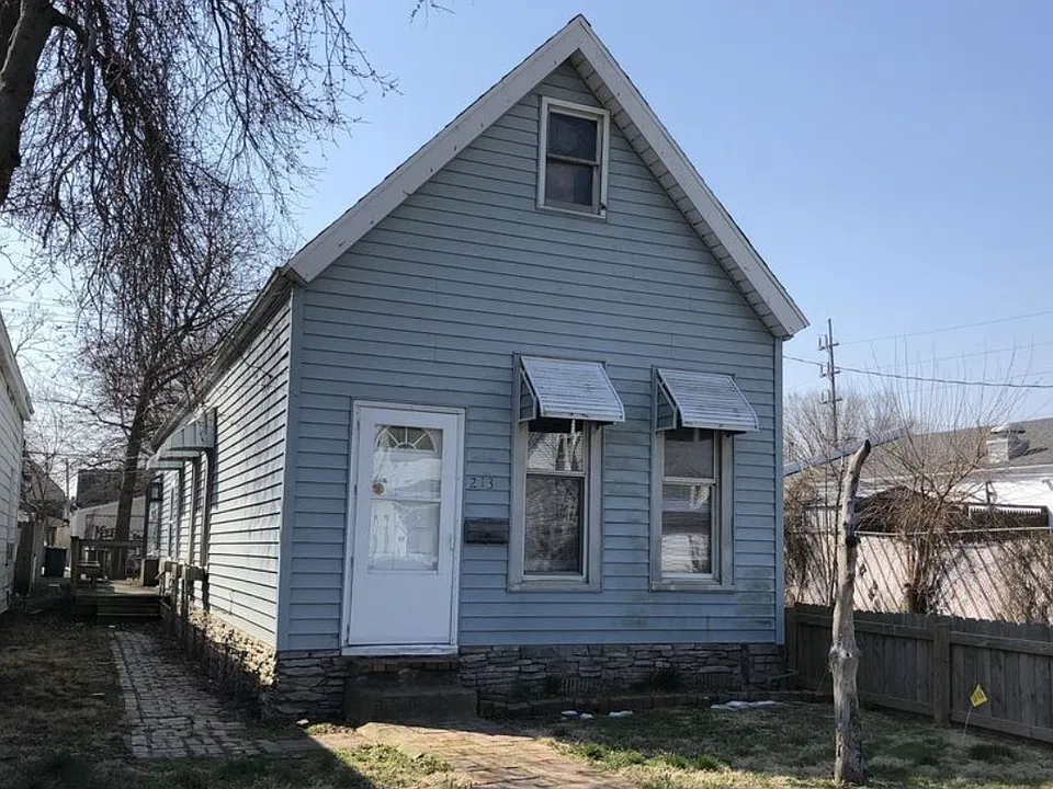 213 E Louisiana St