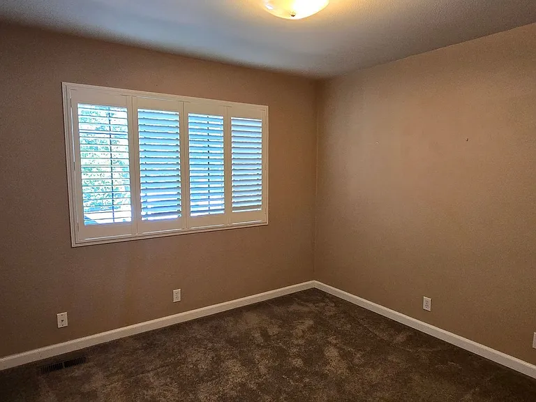 346 Gracie Rd — Photo 5
