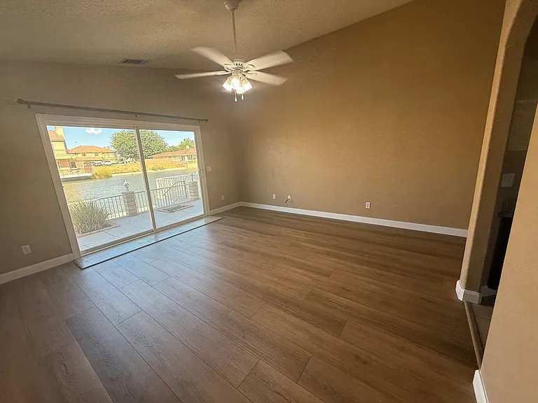13425 Spring Valley Pkwy — Photo 6