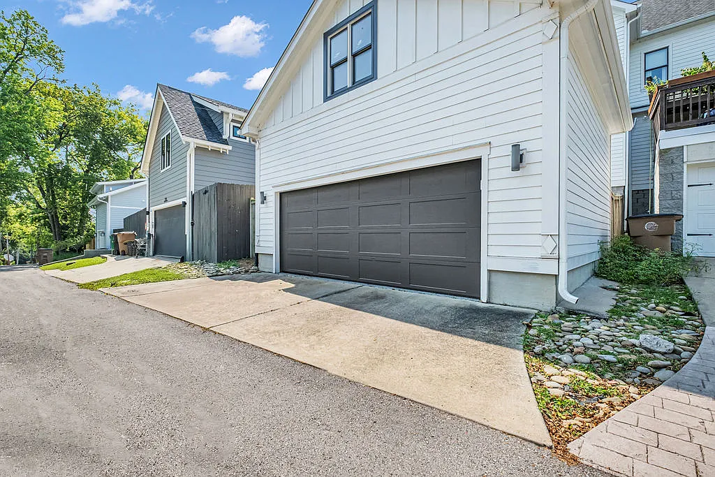 3 bed, 2650 sqft, $5,250 — Photo 3
