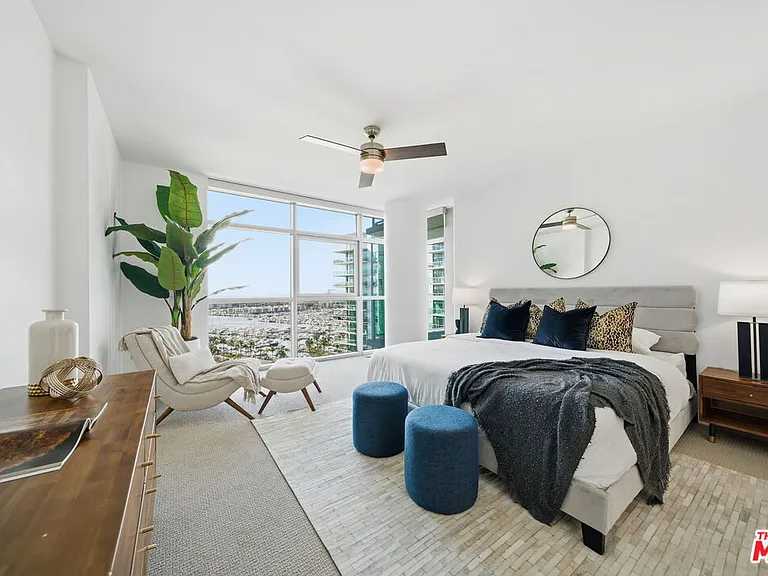 13650 Marina Pointe Dr #1603 — Photo 28