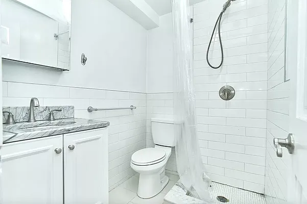 Rented by Living New York | media 13