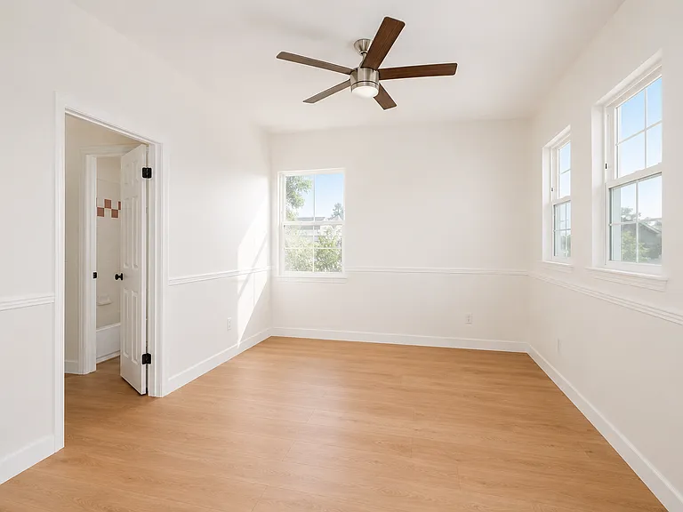 185 Laurel Wood Ct — Photo 13
