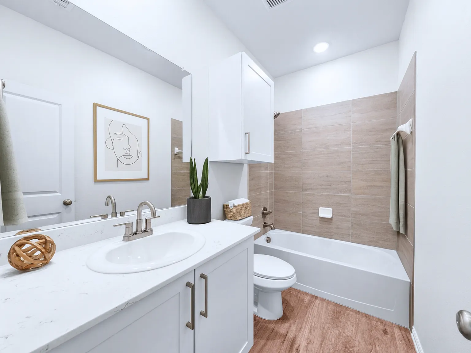 1 bed, 670 sqft, $1,385 — Photo 3