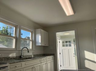 35 West St, Cromwell, CT 06416