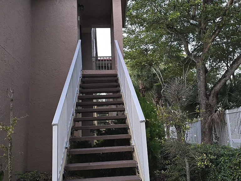 Stairway private entry
